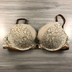 Victoria’s Secret lace bra